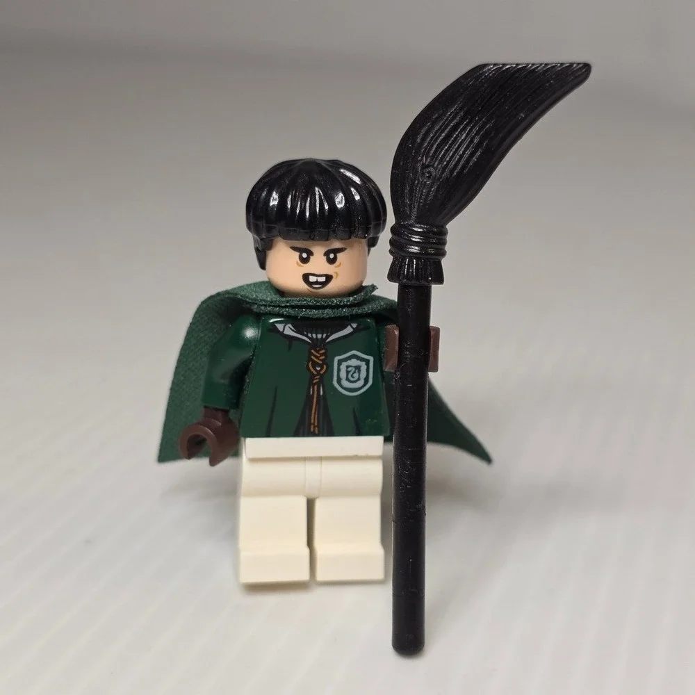 LEGO‎ Harry Potter Slytherin Student Minifigure Cape Broom